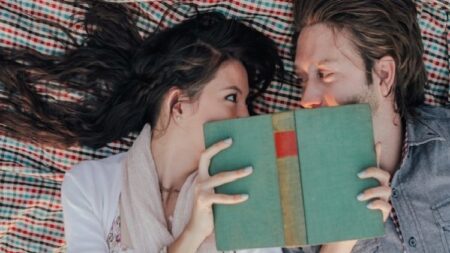 کتاب خوانها بهترین ادمهایی هستند که می توان عاشقشان شد؟