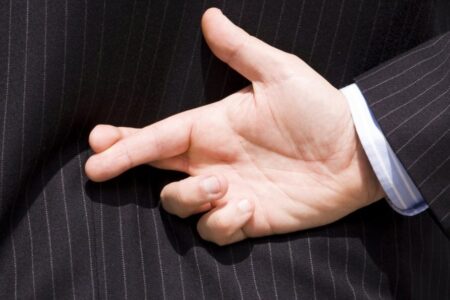 آموزش زبان بدن از دروغ تا واقعیت