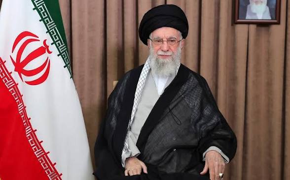  از کلام تا کلمه و از قامت تا قیامت نوشته دکتر مازیارمیر 
