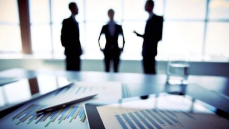 مشاور خلاق کسب و کار دکتر مازیار میر