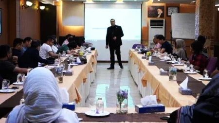 کارگاه پیشرفته شیوه های متقاعد سازی و هیپنوتیزم کلامی و غیر کلامی