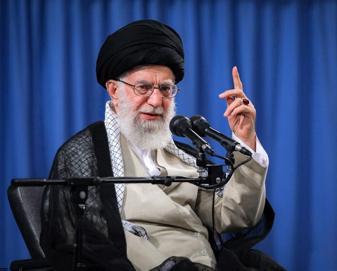 زبان بدن تخصصی حضرت آیتالله خامنهای نوشته دکترمازیارمیر