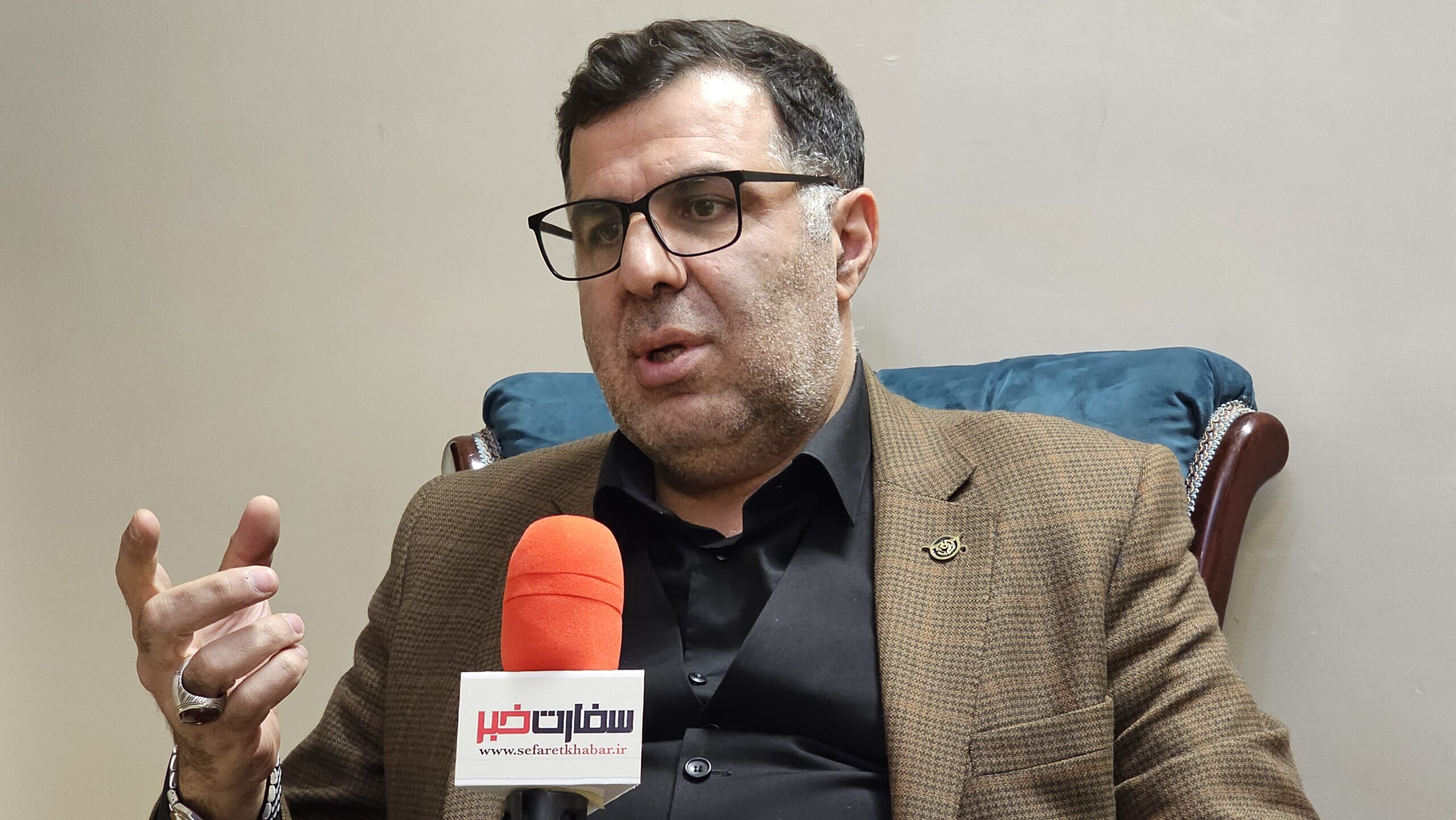خلاصه کتاب خسرو خوبان