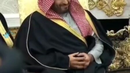 زبان بدن بن سلمان زمان سخنرانی دونالد ترامپ