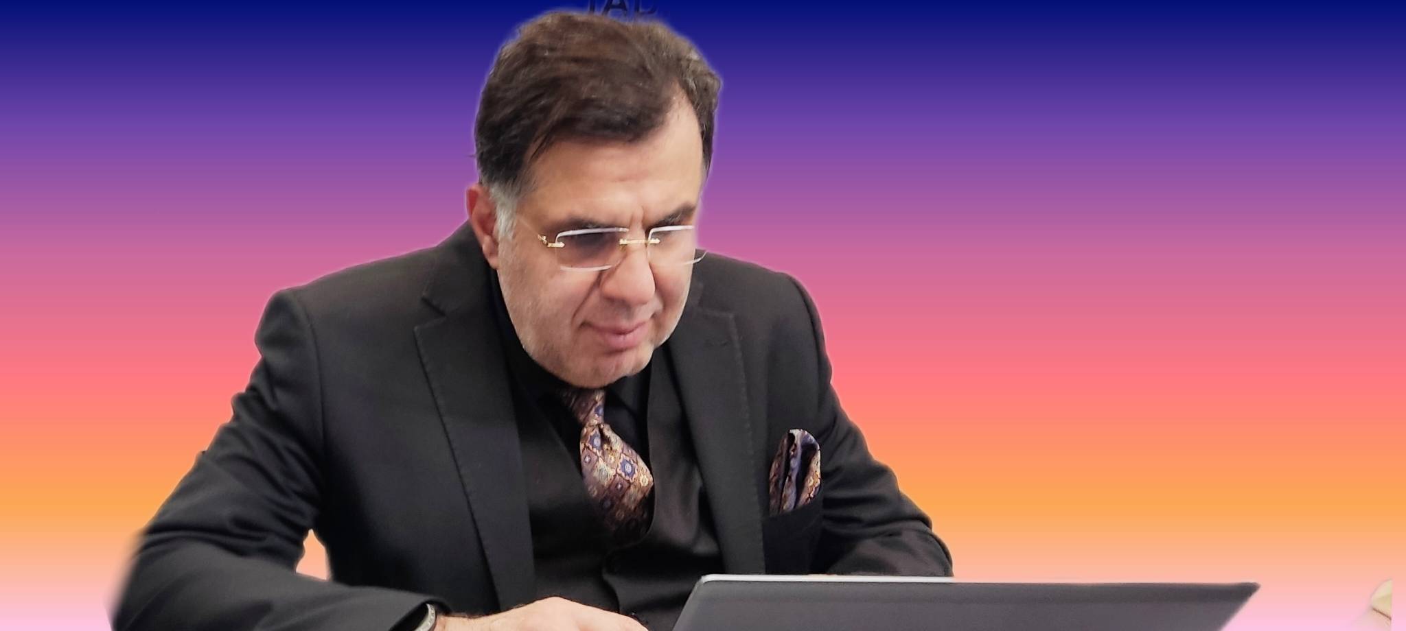 خلاصه جامع کتاب «۱۰٪ شادتر» دن هریس