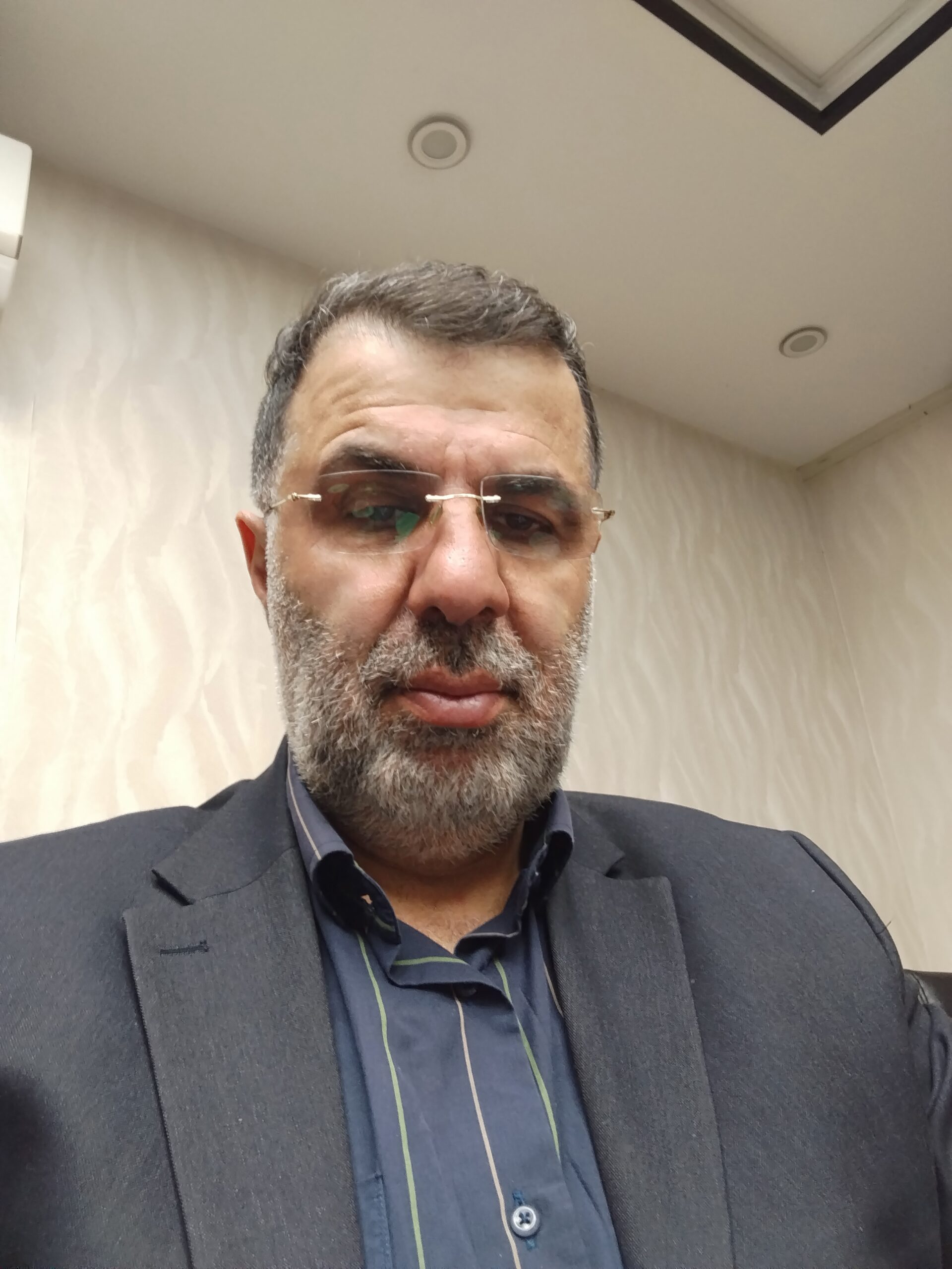 دکتر مازیار میر استاد زبان بدن